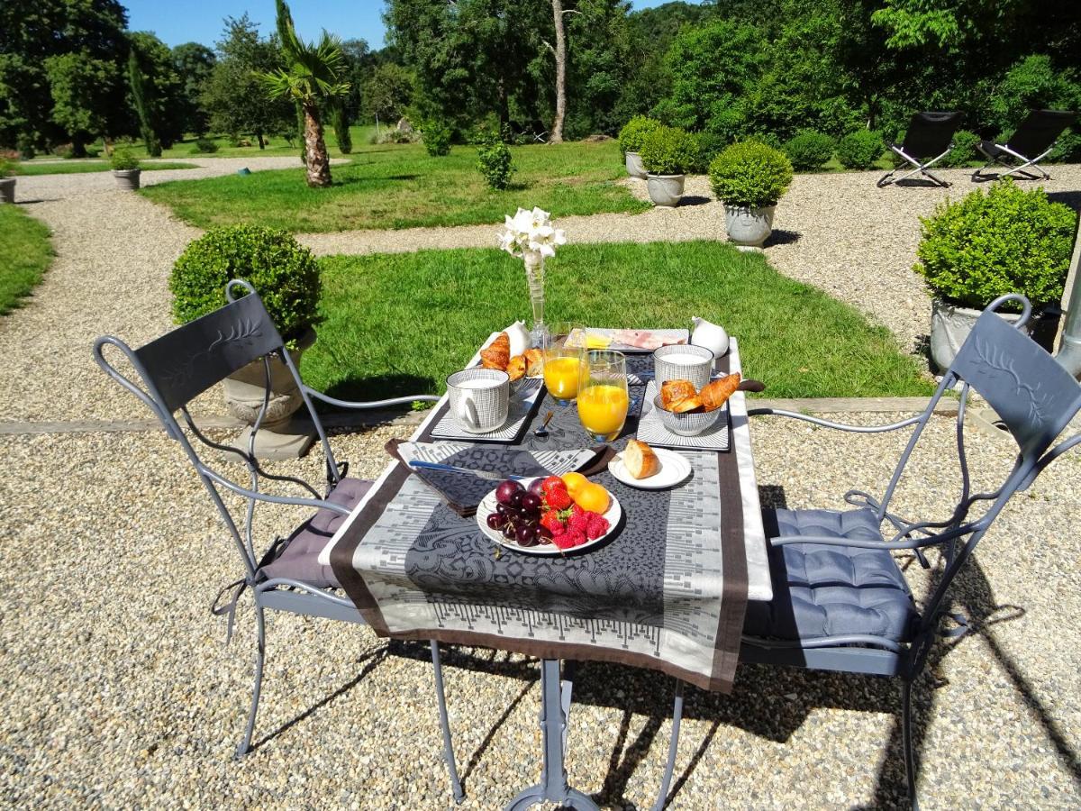 Domaine La Bastide Bed & Breakfast Cleyrac Bagian luar foto