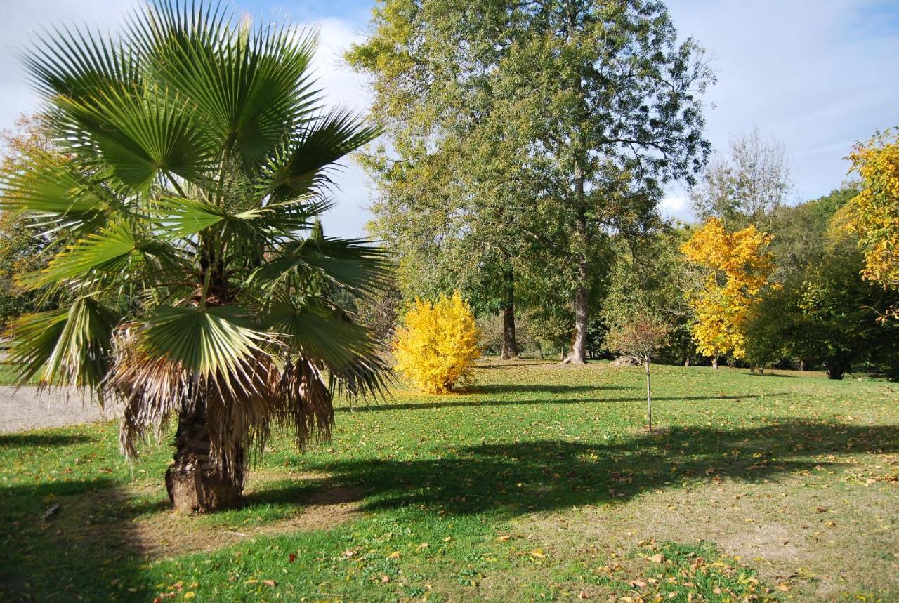 Domaine La Bastide Bed & Breakfast Cleyrac Bagian luar foto